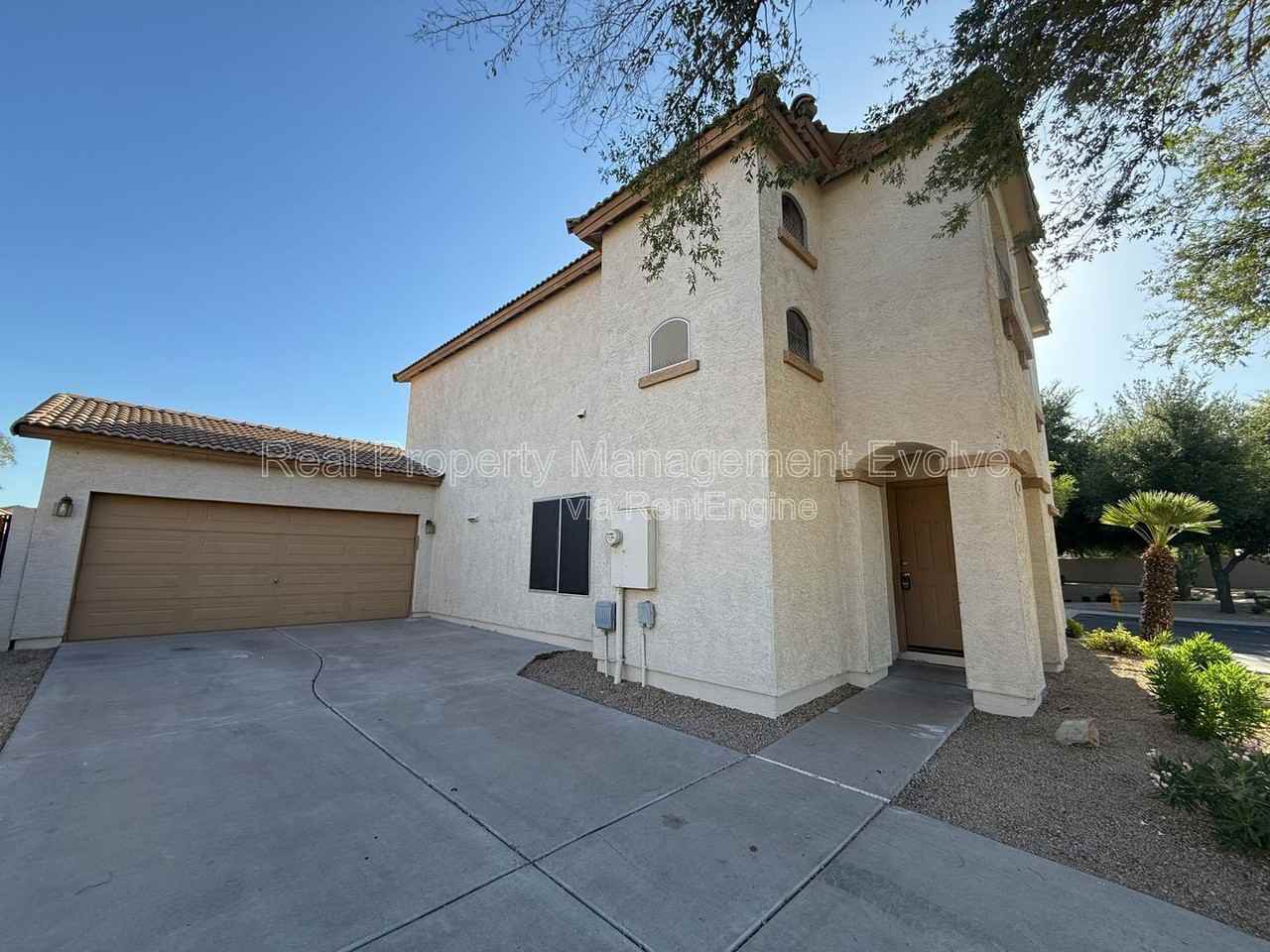 914 E Christine Pl - Photo 3 of 33
