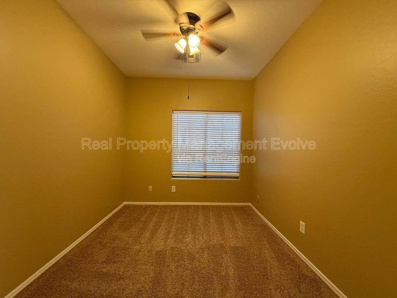 914 E Christine Pl - Photo 6 of 33