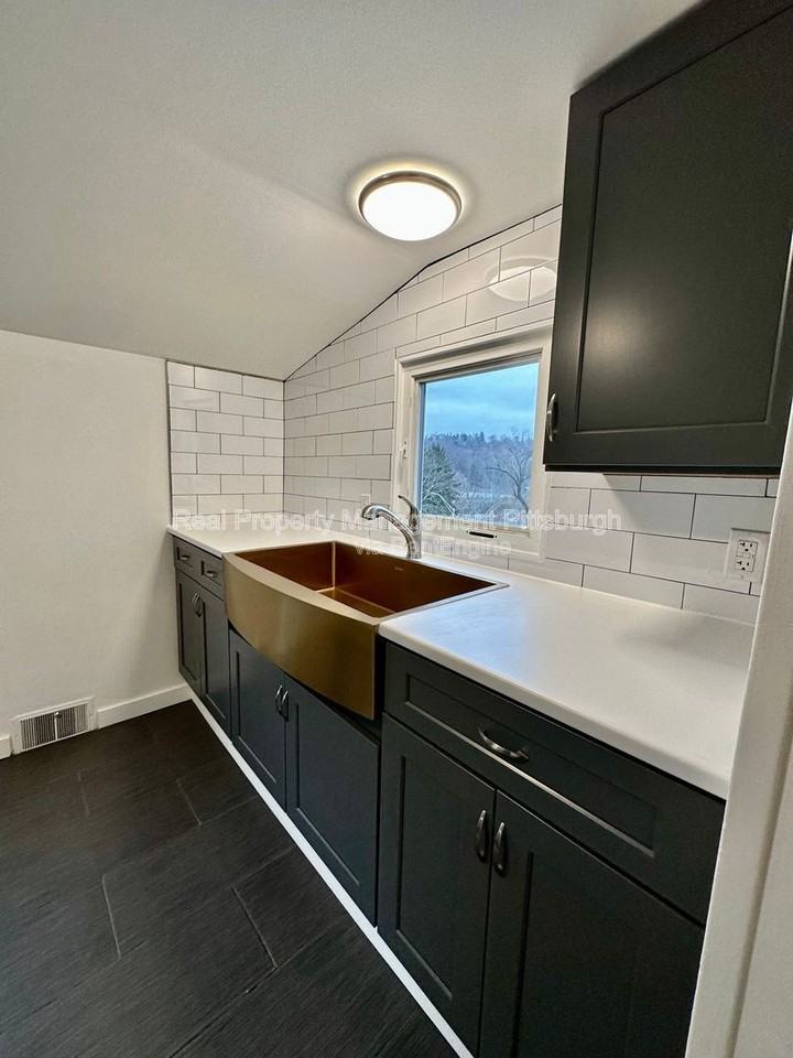 851 Timberland Ave #2 - Photo 3 of 13