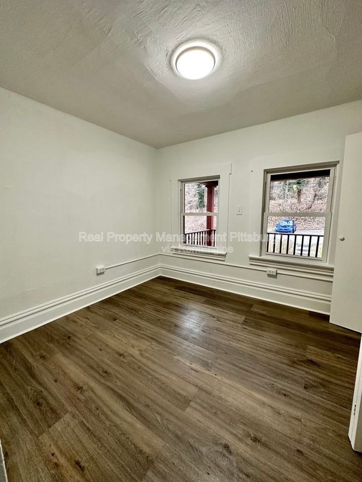 851 Timberland Ave #2 - Photo 5 of 13