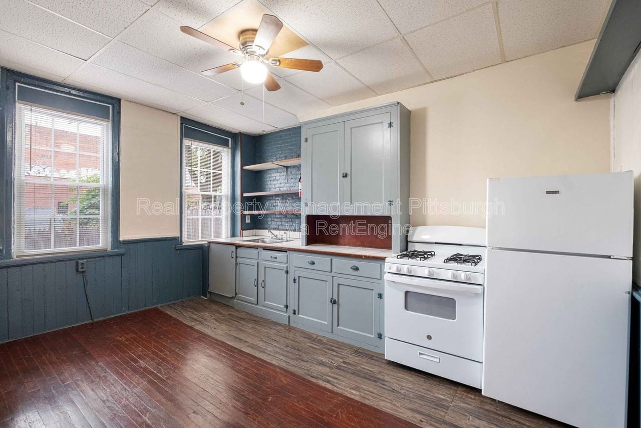 31 Miltenberger St - Photo 3 of 23