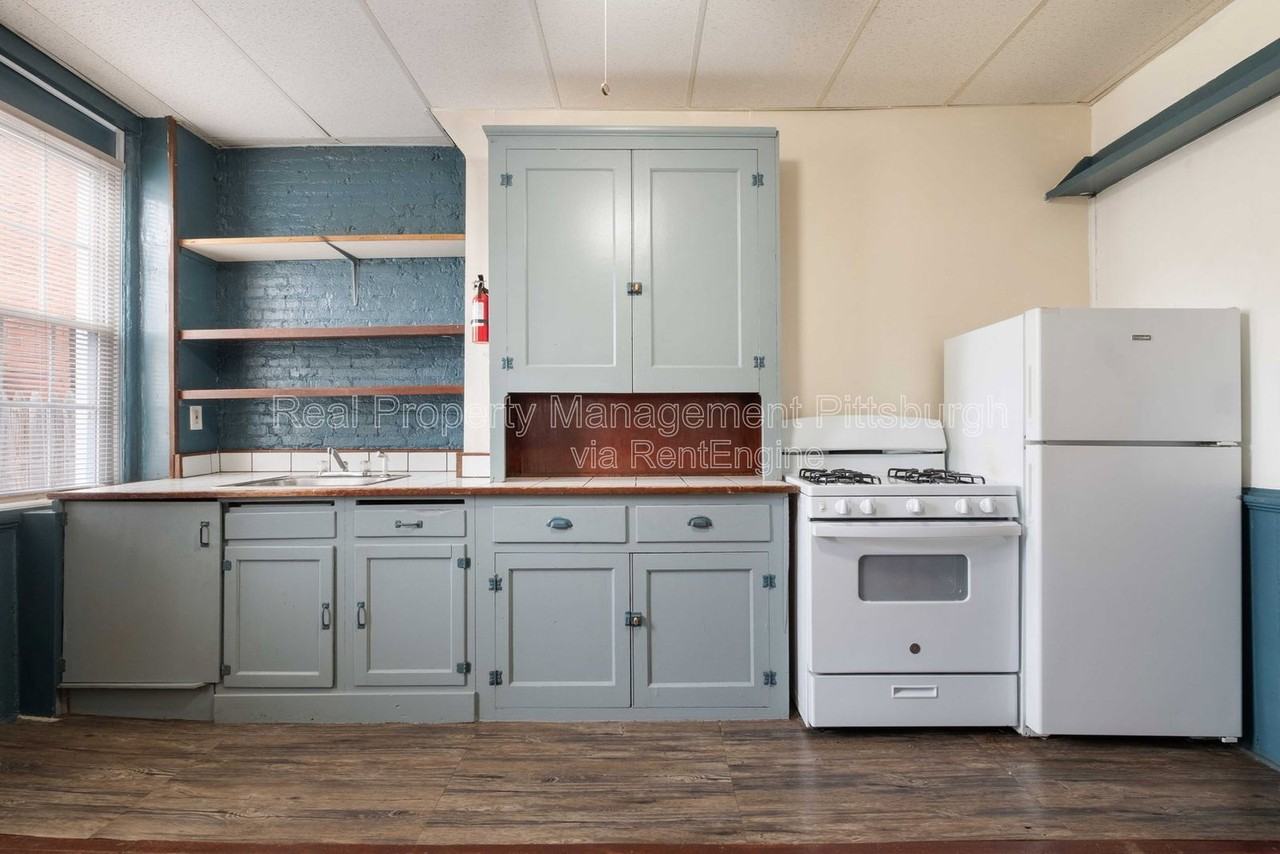 31 Miltenberger St - Photo 4 of 23