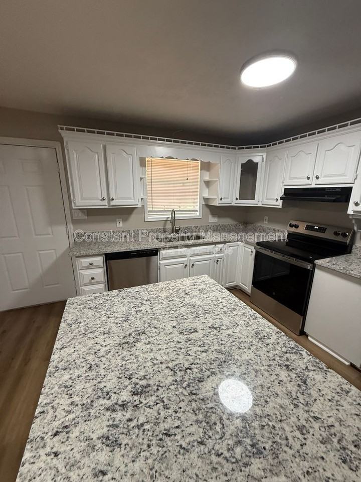 2632 Coral Way - Photo 3 of 19