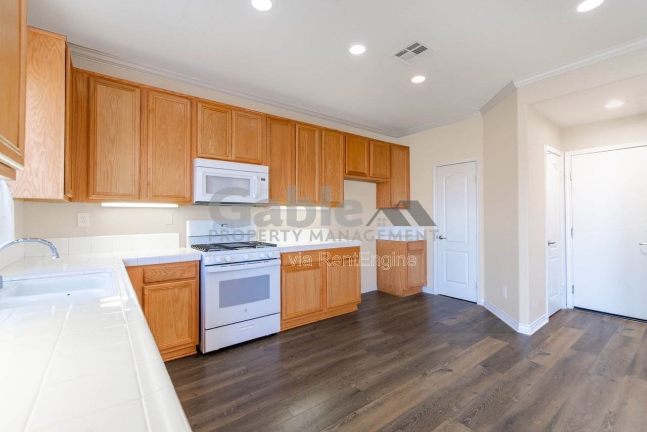 37400 Queen Anne Pl - Photo 5 of 20