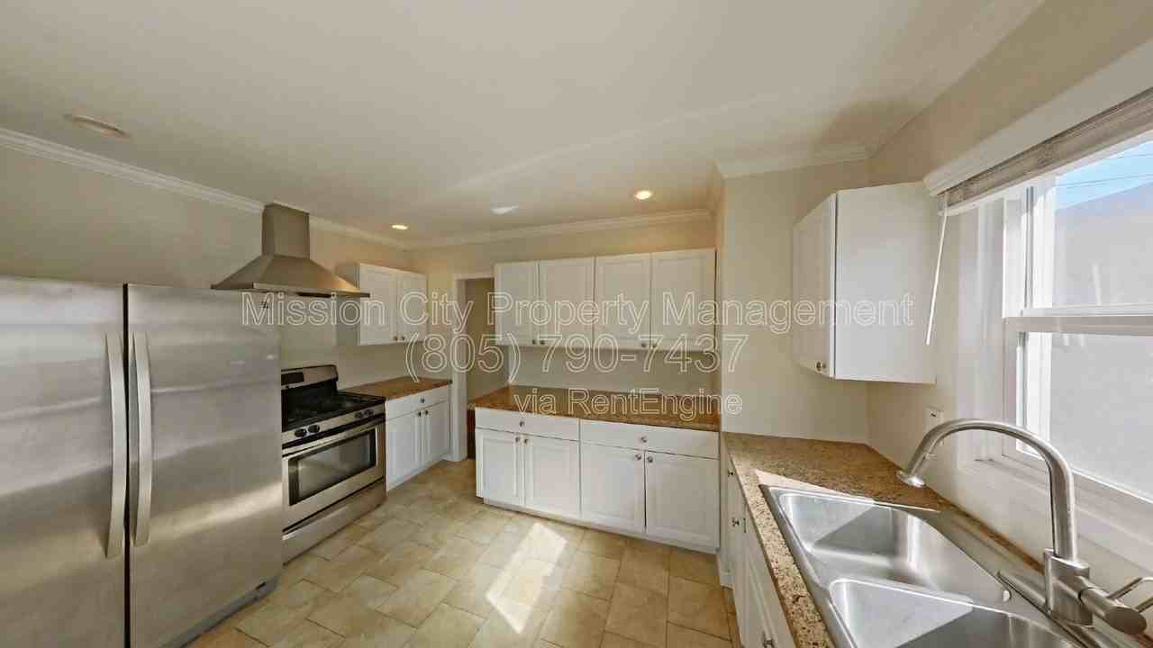 515 N Alisos St #B - Photo 3 of 16