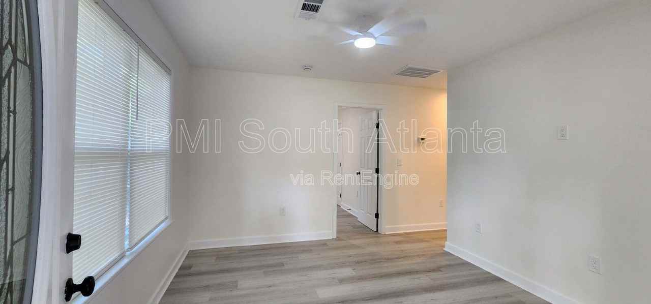 179 Church St - Photo 4 of 43
