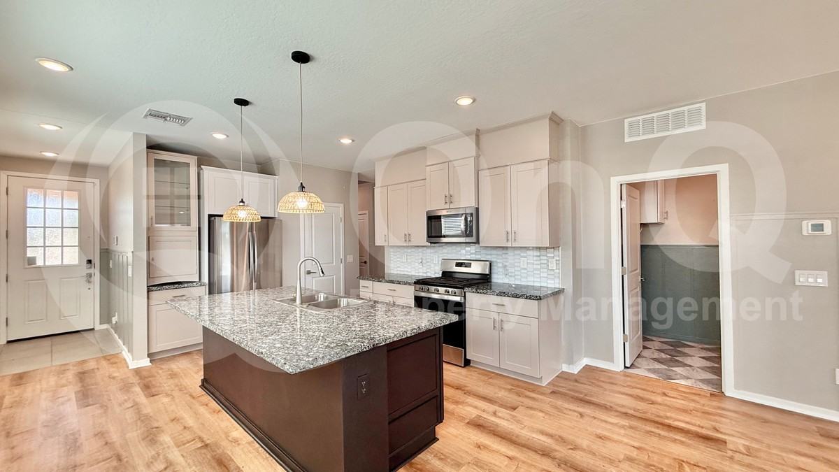 40451 W Shaver Dr - Photo 4 of 23