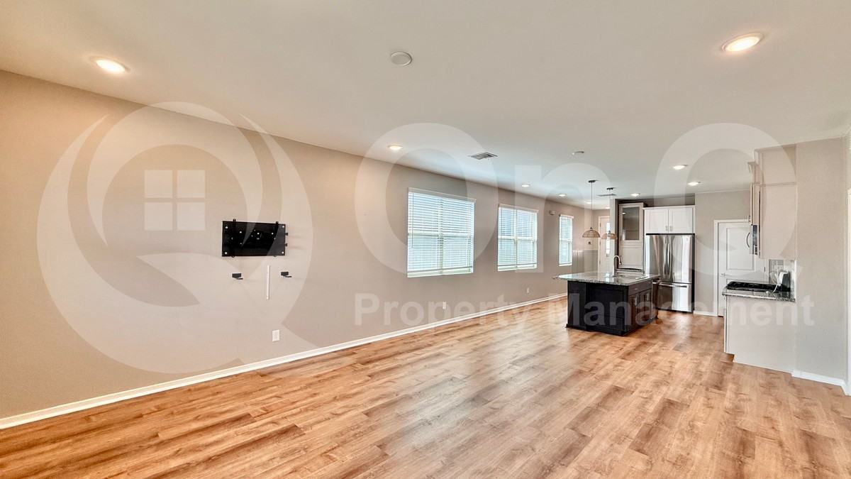 40451 W Shaver Dr - Photo 6 of 23