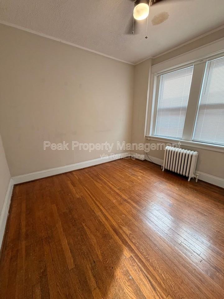 401 N Davis Ave #2 - Photo 7 of 11