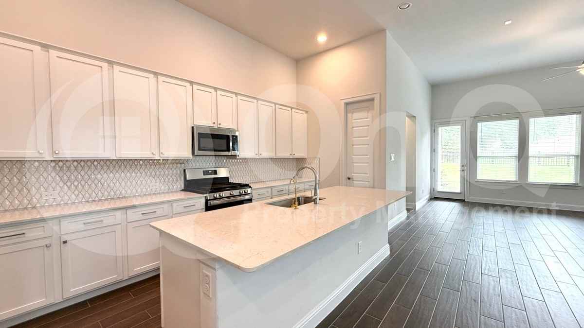 601 C-Bar Ranch Trl #27 - Photo 6 of 29