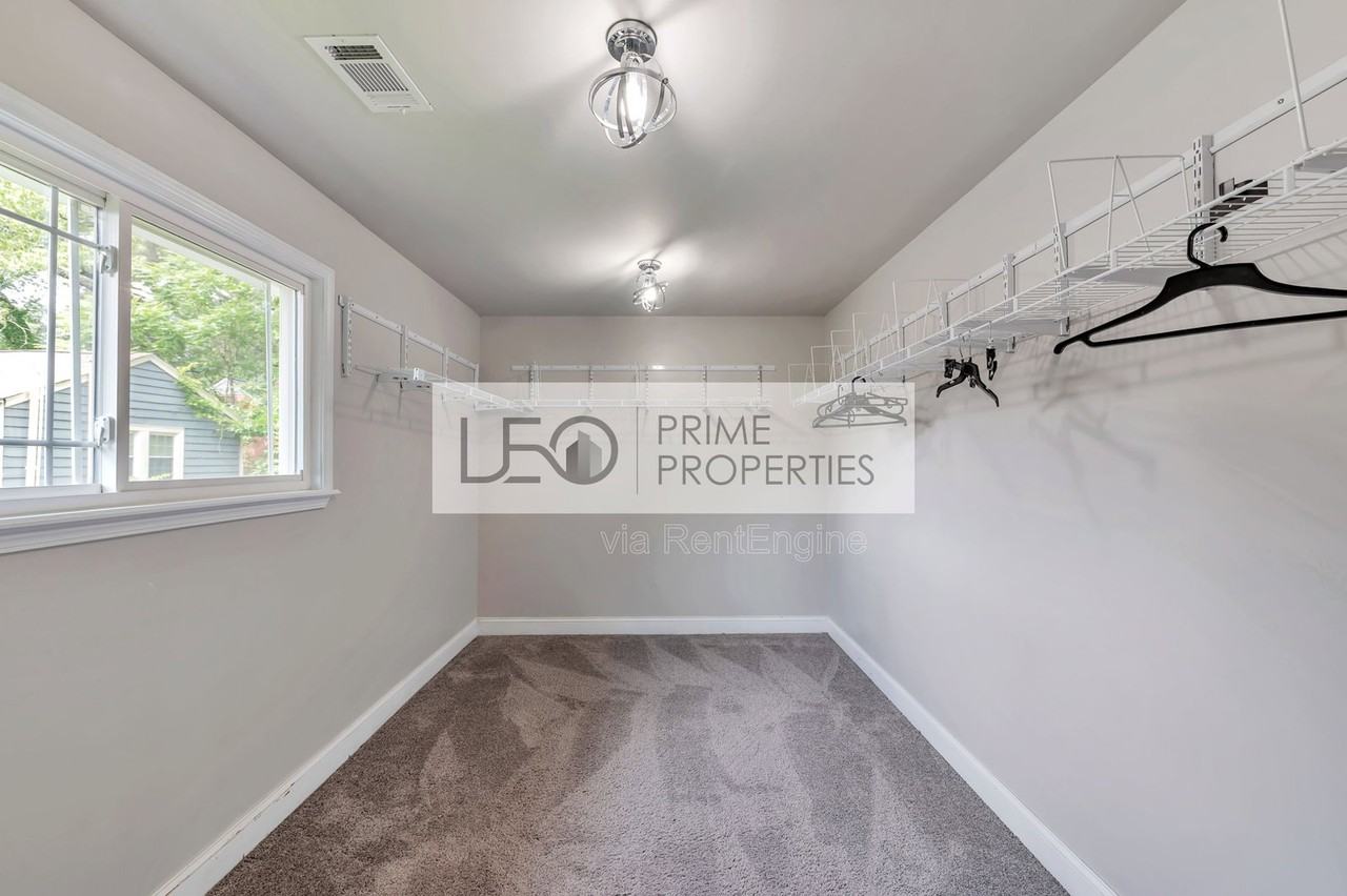 1745 Sylvan Rd Sw - Photo 5 of 26