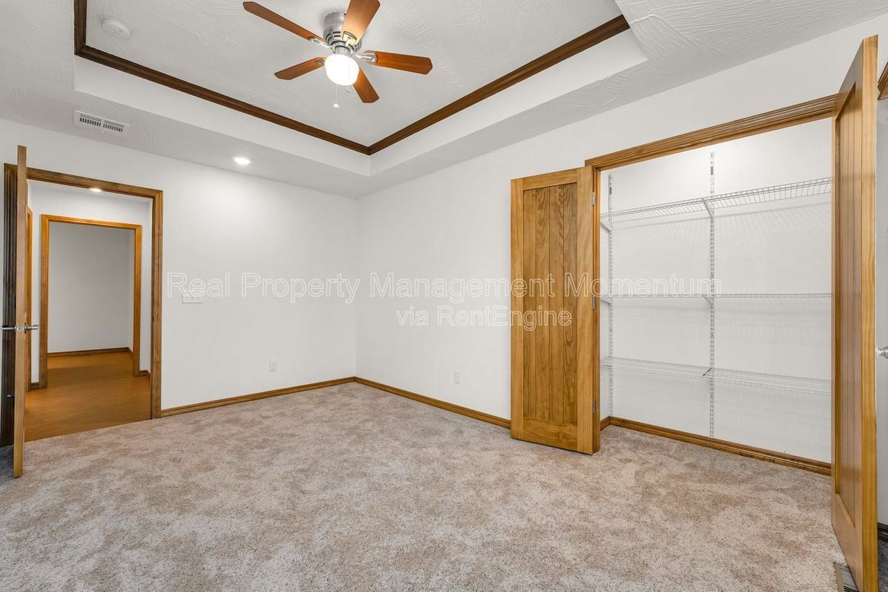 1868 S White Oak Ave - Photo 6 of 36