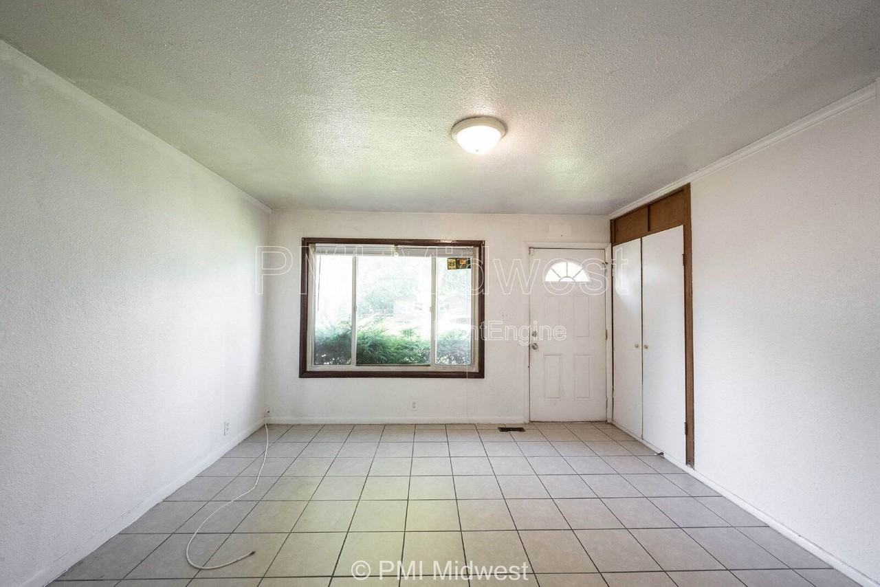 8124 E 37th Pl - Photo 3 of 22