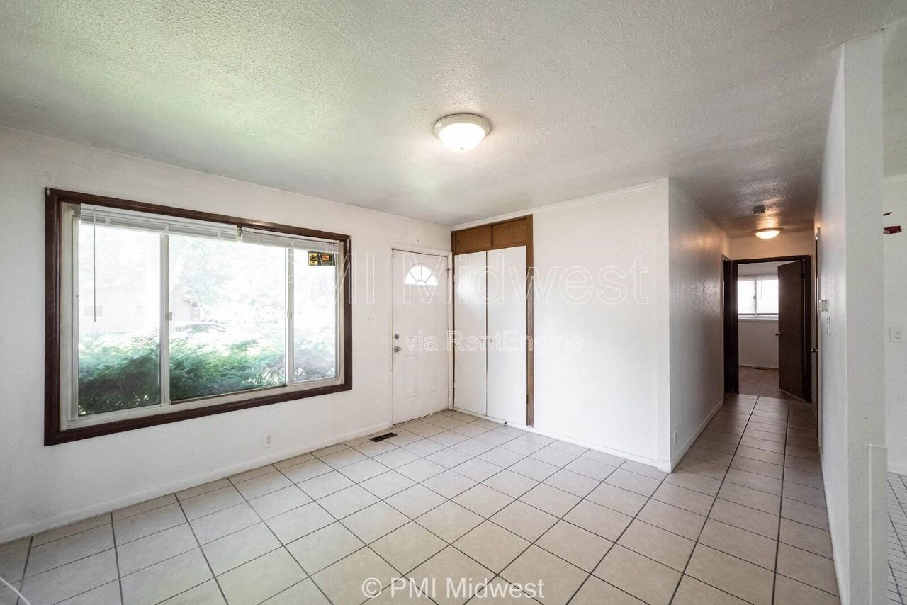 8124 E 37th Pl - Photo 4 of 22