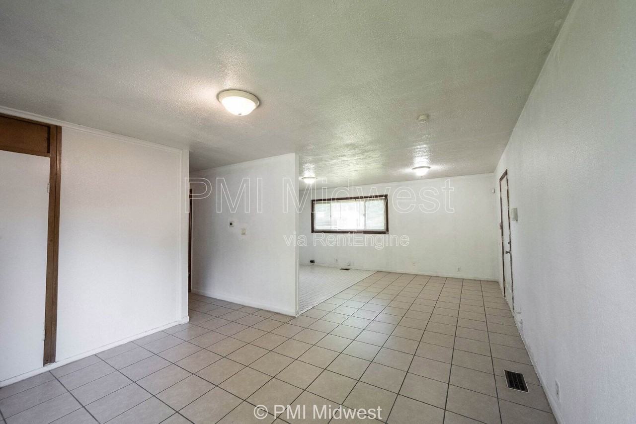 8124 E 37th Pl - Photo 5 of 22
