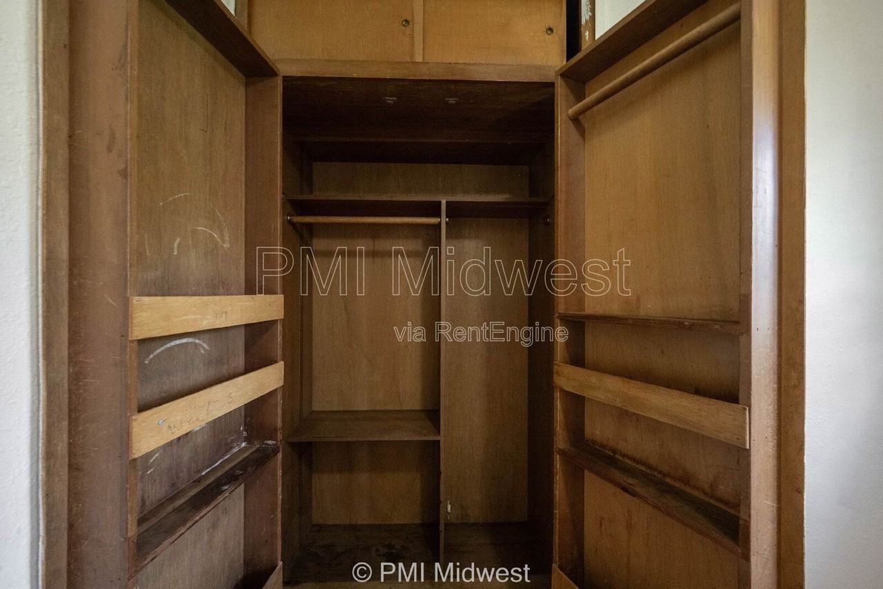 8124 E 37th Pl - Photo 6 of 22
