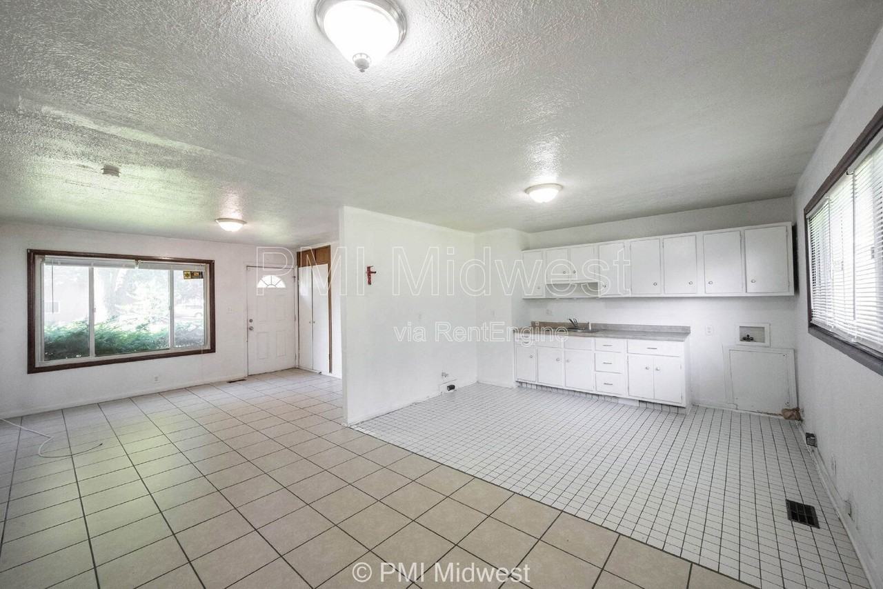 8124 E 37th Pl - Photo 7 of 22