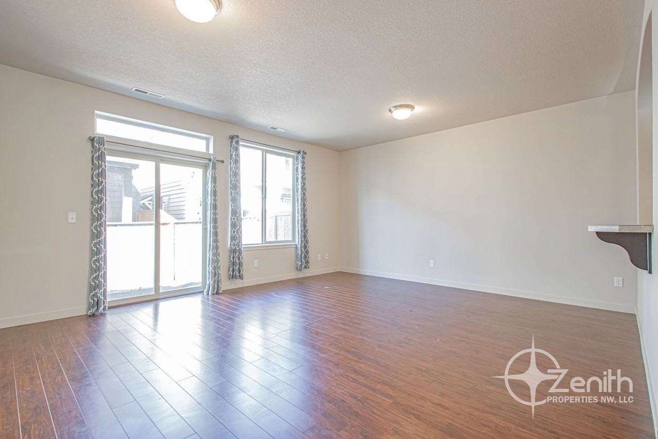 13118 Ne 26th St - Photo 6 of 33