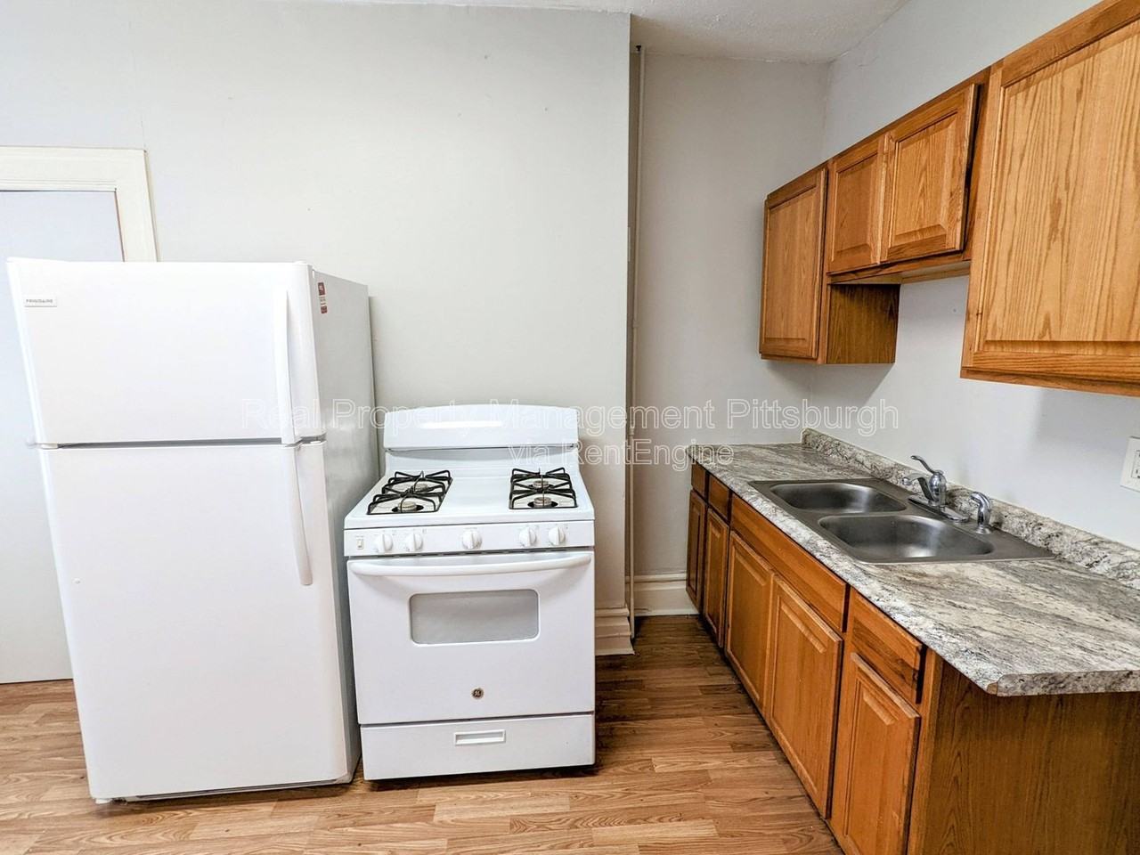 42 Van Braam St #2 - Photo 7 of 26