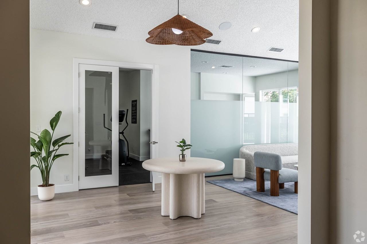 Savannah Place Apartments - Photo 6 of 24