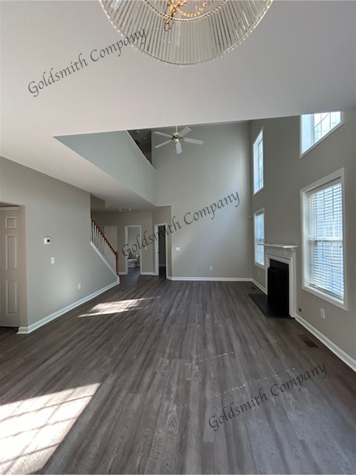 528 Collingsworth Ln - Photo 7 of 15