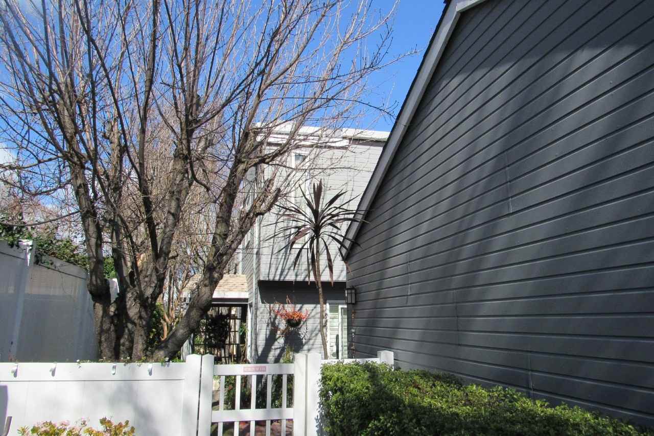 5487 Cameo Ct - Photo 2 of 32