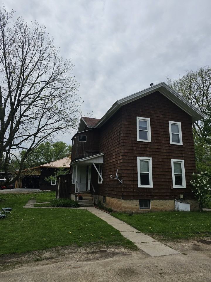 2797 County Road Jj #B - Photo 2 of 13