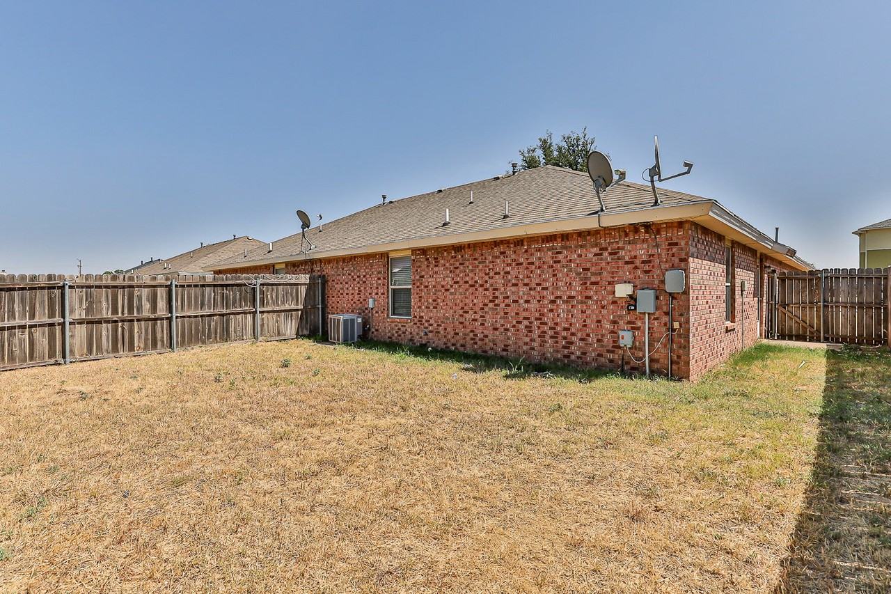5812 96th St - Photo 2 of 33