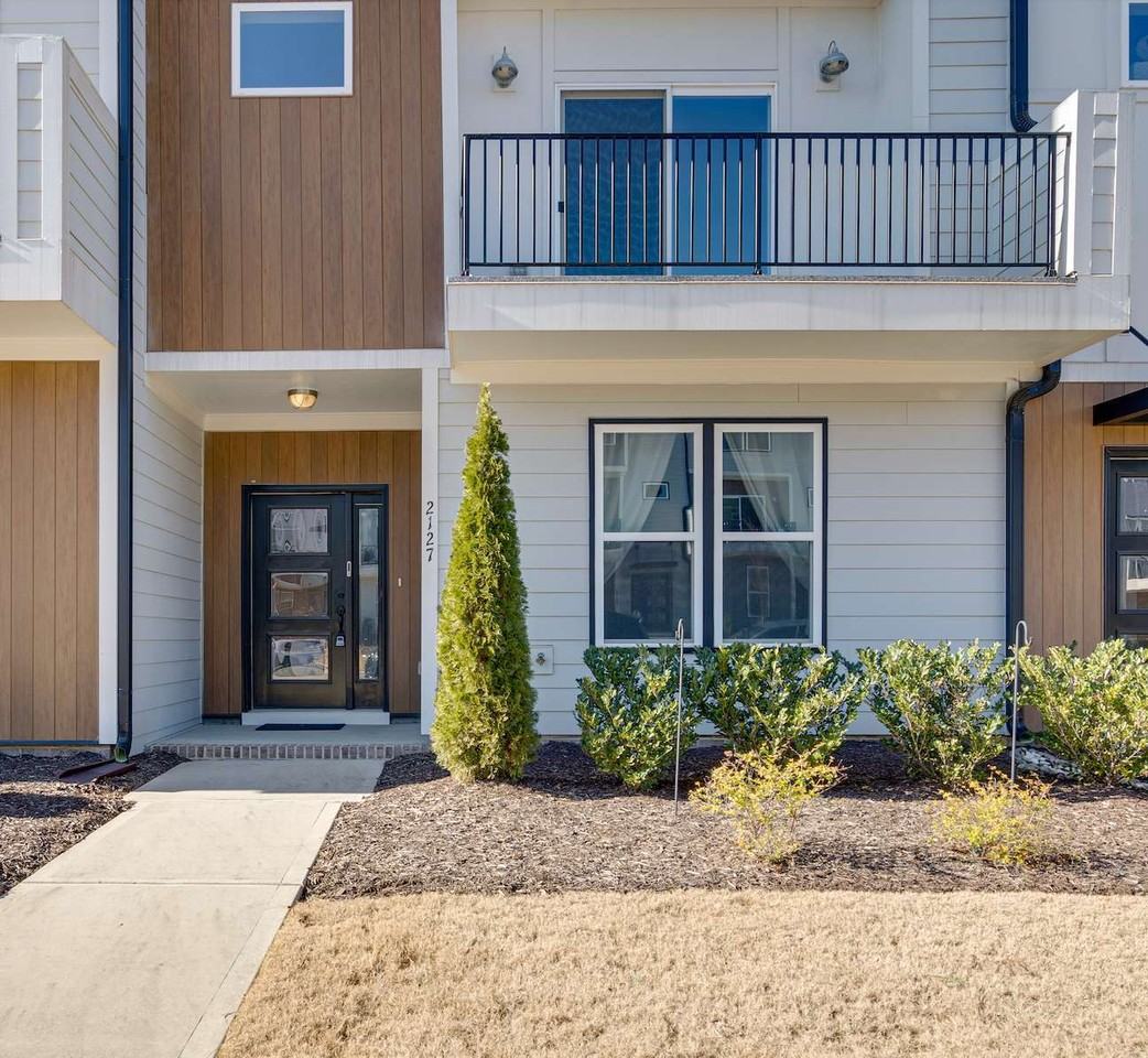 2127 Big Falls Dr - Photo 3 of 50