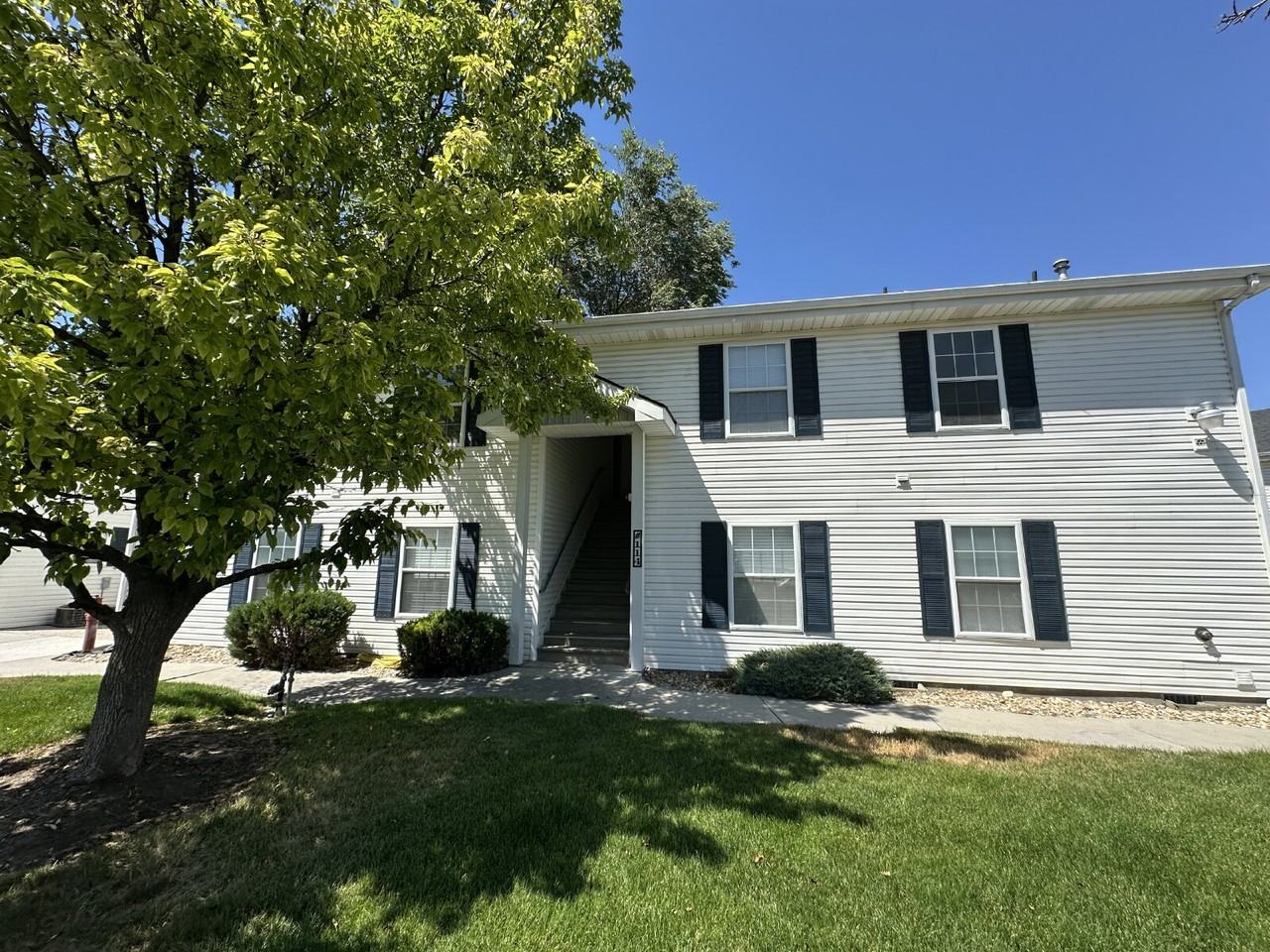 114 Davis Ave - Photo 3 of 23