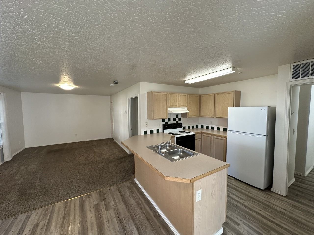 114 Davis Ave - Photo 7 of 23