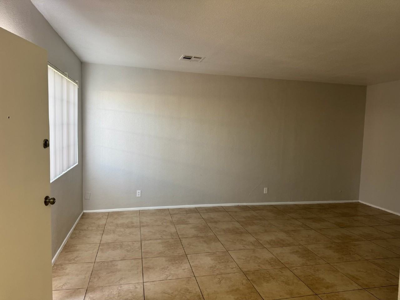 720 N 10th St Apt 1 - Photo 4 of 29