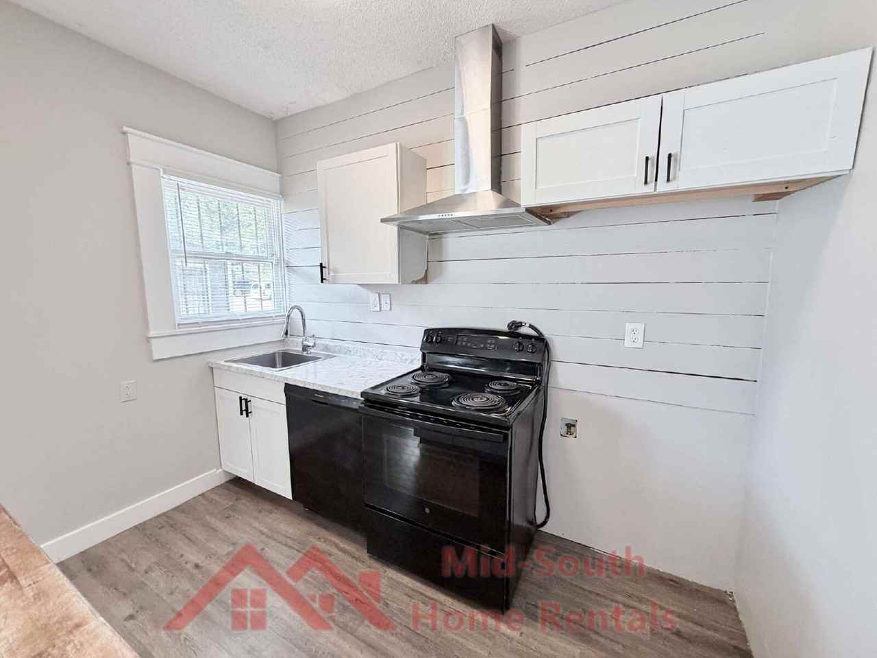 1956 Lamar Ave - Photo 7 of 26