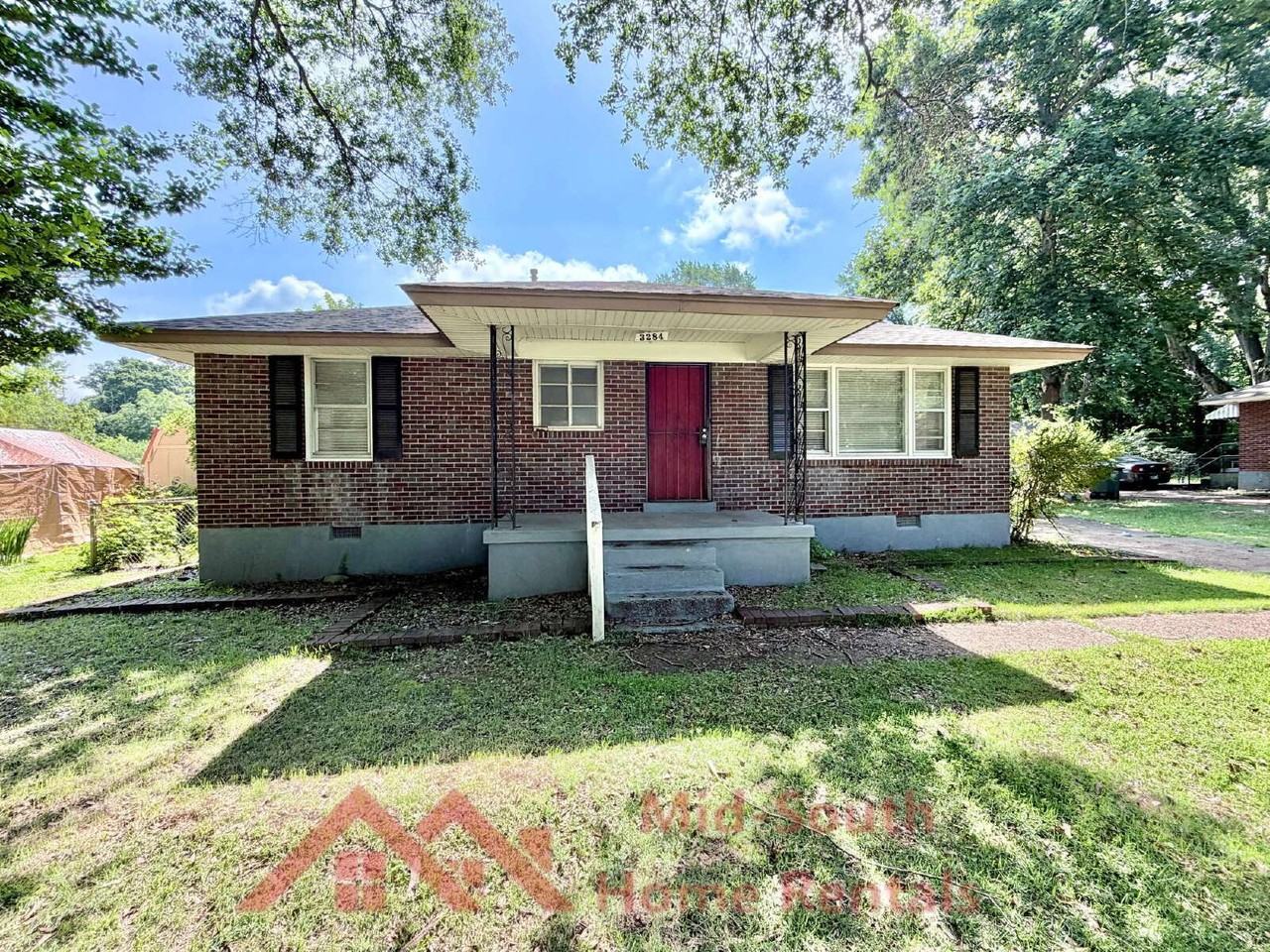 3284 Parham St - Photo 2 of 20