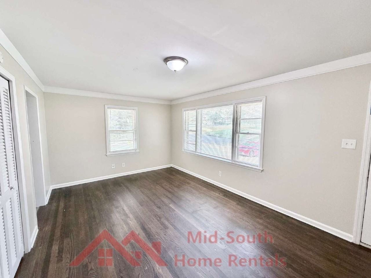 3284 Parham St - Photo 5 of 20
