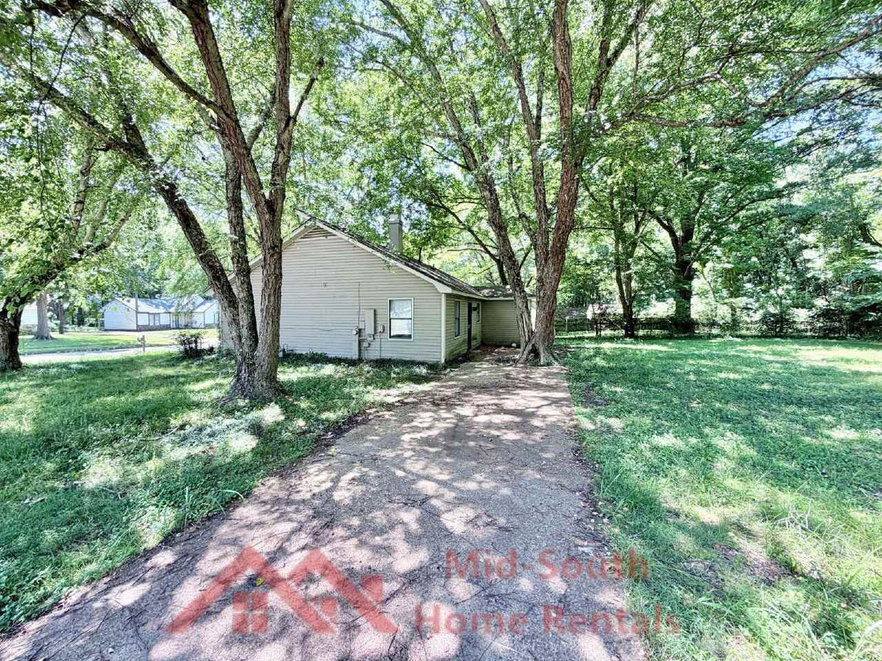 3754 Rainford Dr - Photo 3 of 23