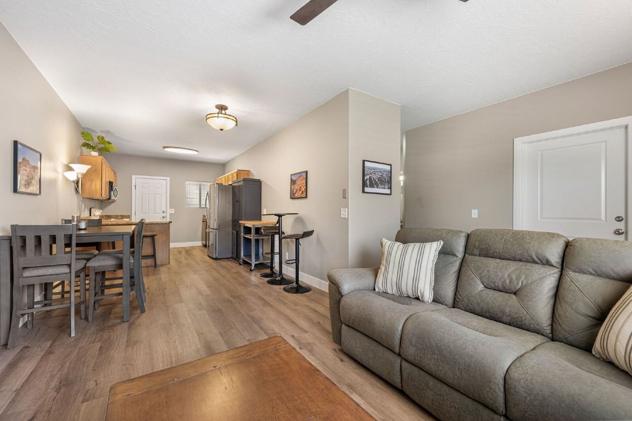 700 N Main St #L4 - Photo 3 of 13