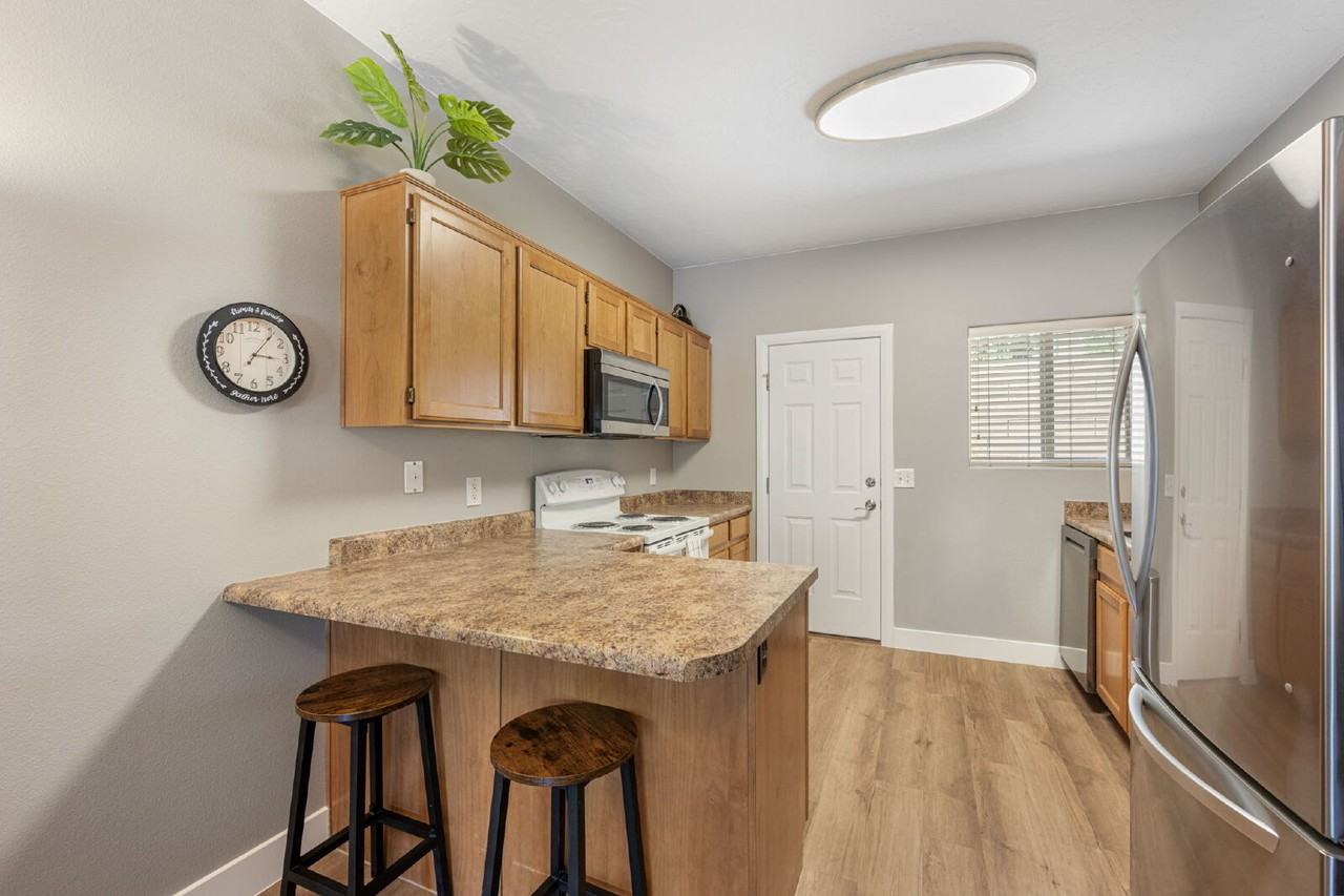 700 N Main St #L4 - Photo 5 of 13