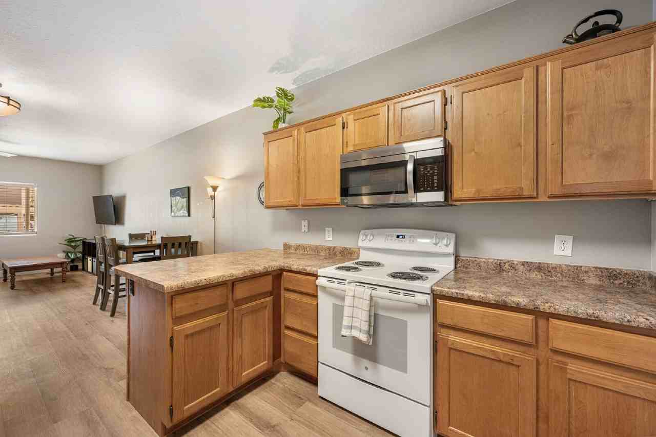700 N Main St #L4 - Photo 7 of 13