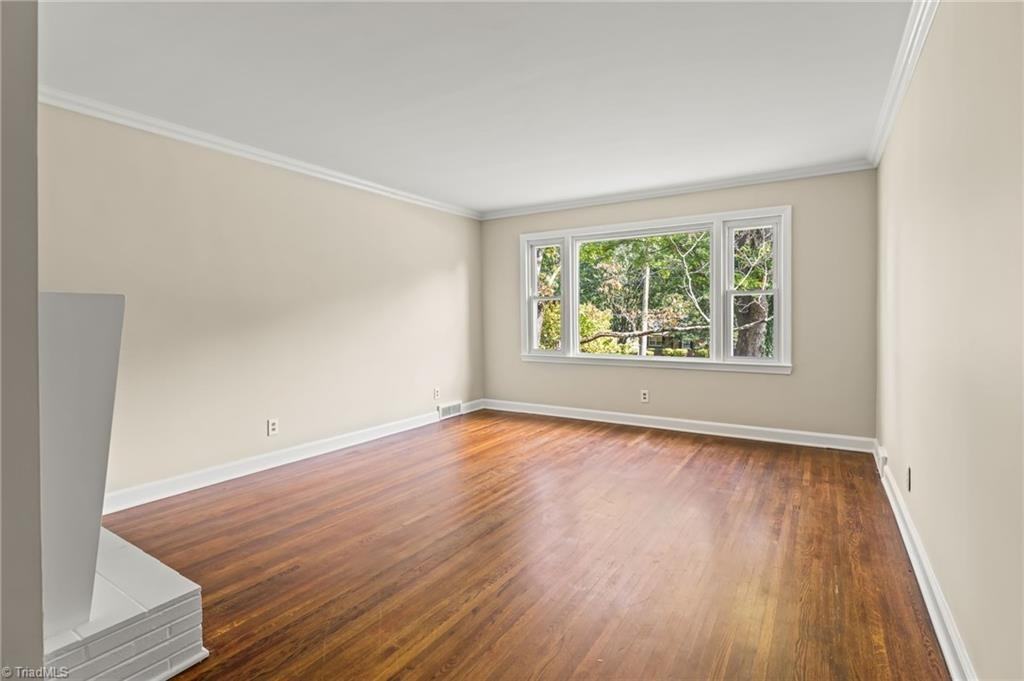 1200 Lamont Dr - Photo 3 of 34