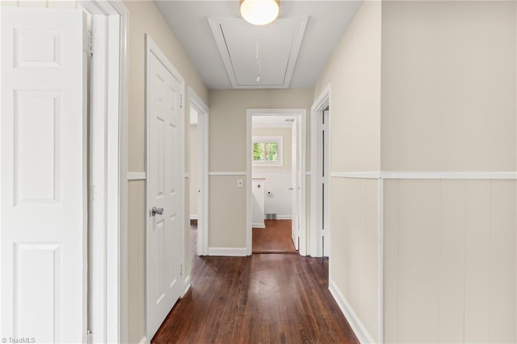 1200 Lamont Dr - Photo 4 of 34