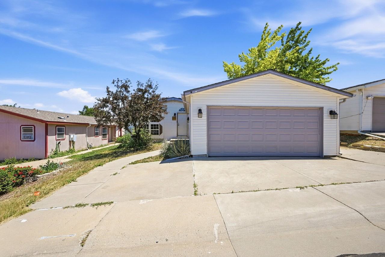 9164 Madeleine St - Photo 2 of 37