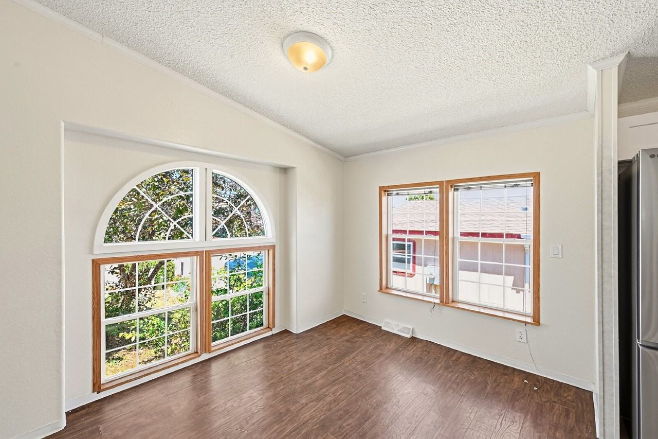 9164 Madeleine St - Photo 6 of 37