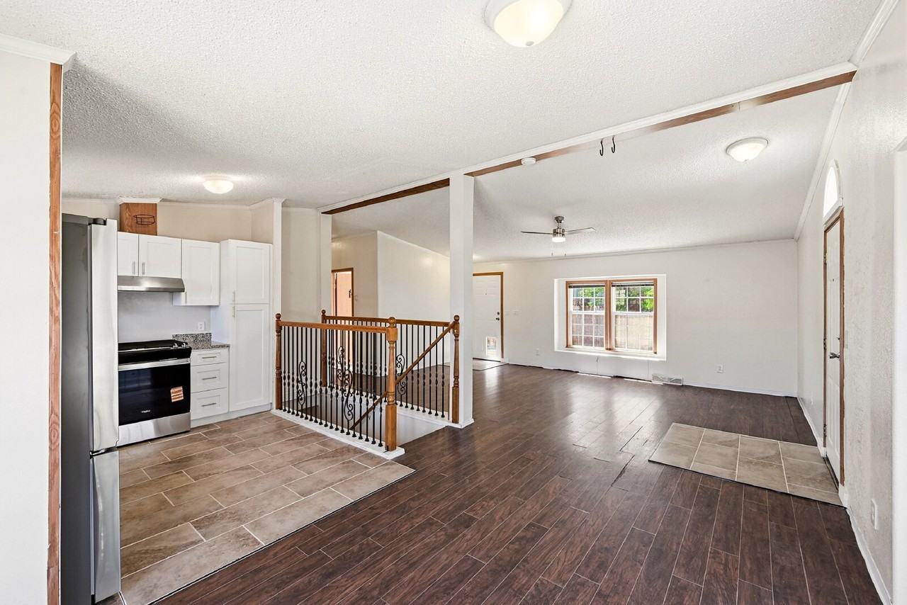 9164 Madeleine St - Photo 7 of 37