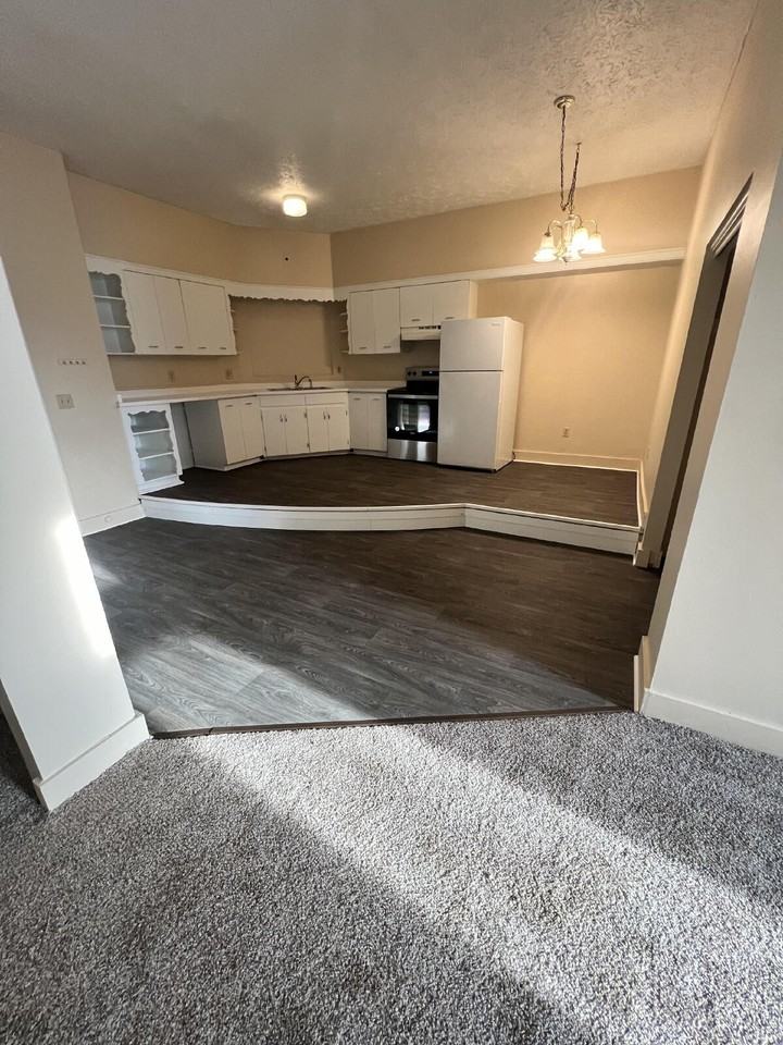 50 Main St #1 - Photo 3 of 14