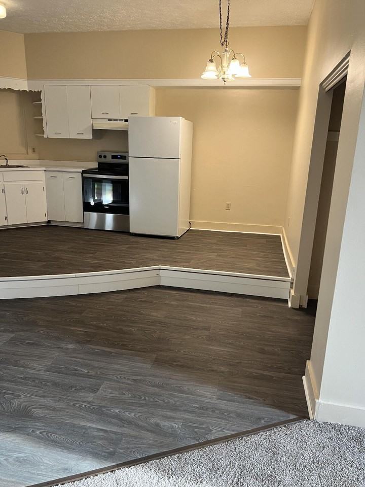 50 Main St #1 - Photo 5 of 14