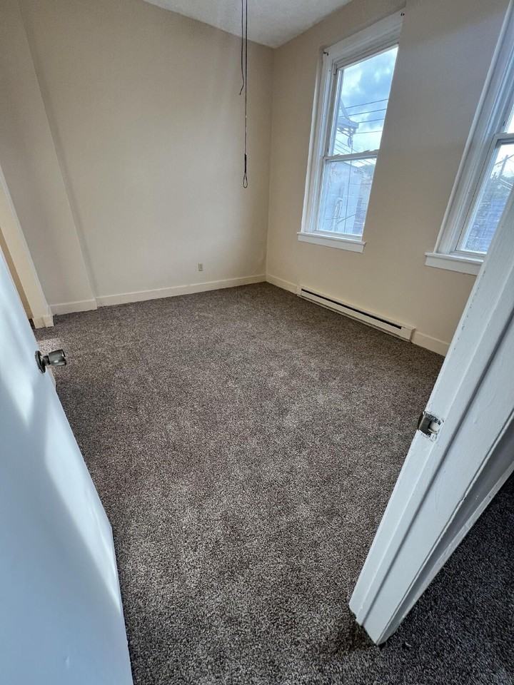 50 Main St #1 - Photo 7 of 14