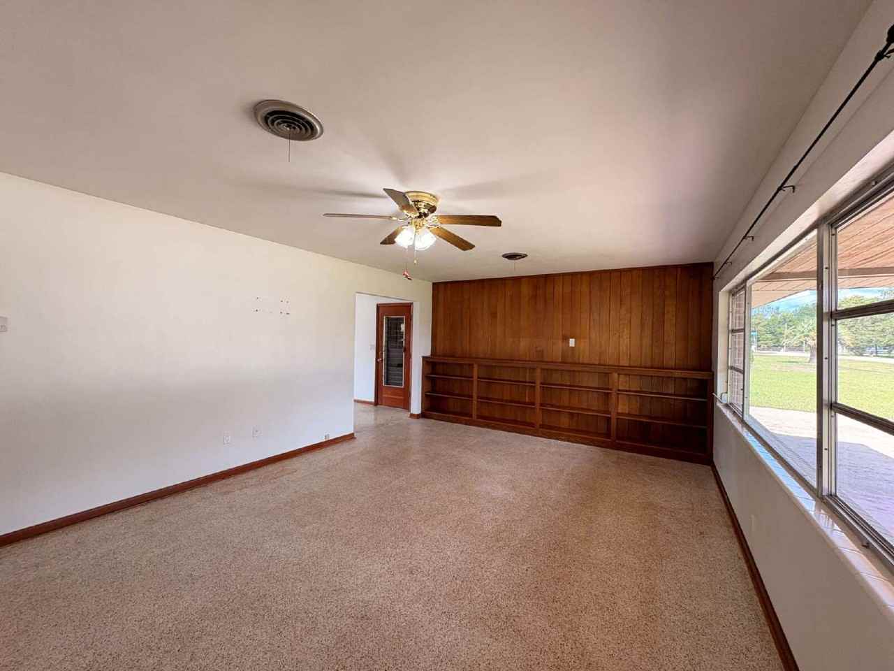 9240 Se 156th St - Photo 4 of 18