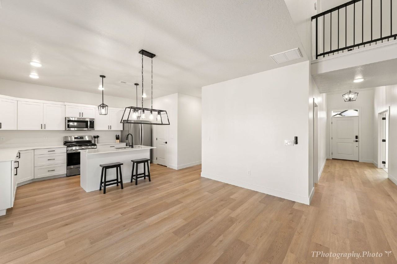 776 S Liberty Cove Dr #B - Photo 5 of 10
