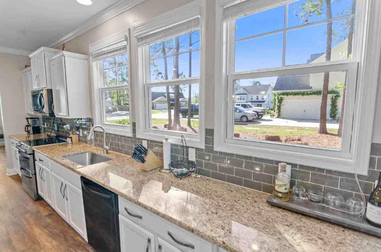11 W Dewey Cir - Photo 3 of 32